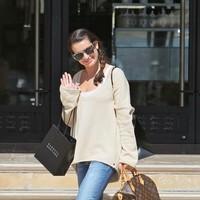 Lea Michele has her hands full as she leaves Barneys | Picture 97519